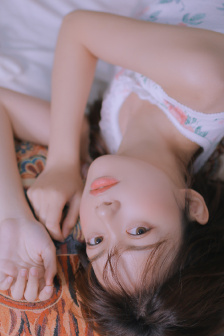 爱上女朋友的闺蜜